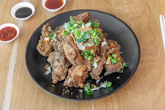 Deep Fried Chicken Spare Rib in Spicy Salt and Pepper 椒盐鸡排